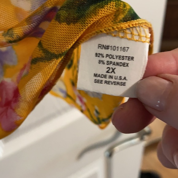 Plus size womans blouse 2x - Picture 4 of 7